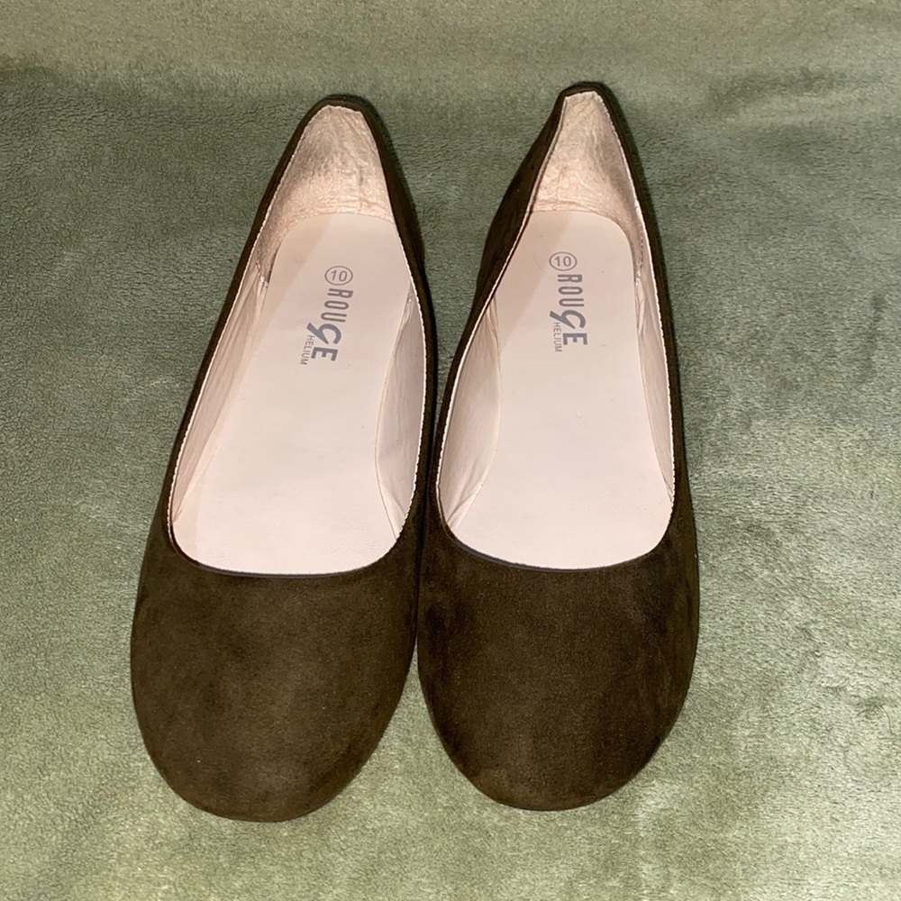 Women’s size 10 green flats